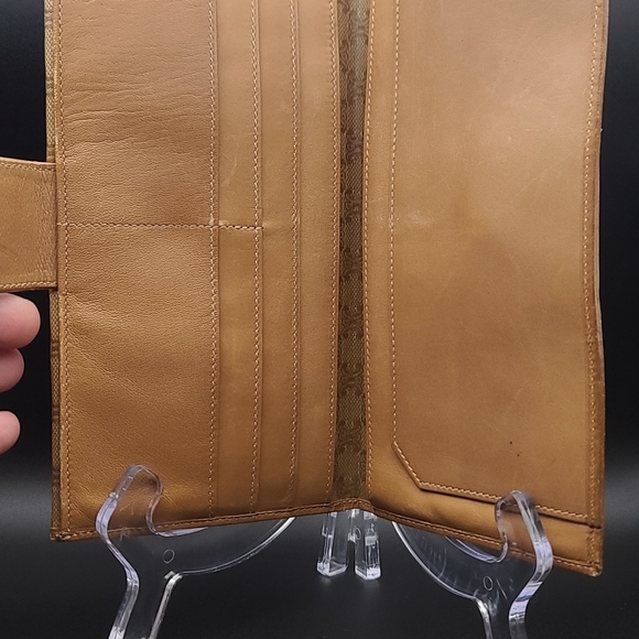 Celine bifold - Picture 10 of 16